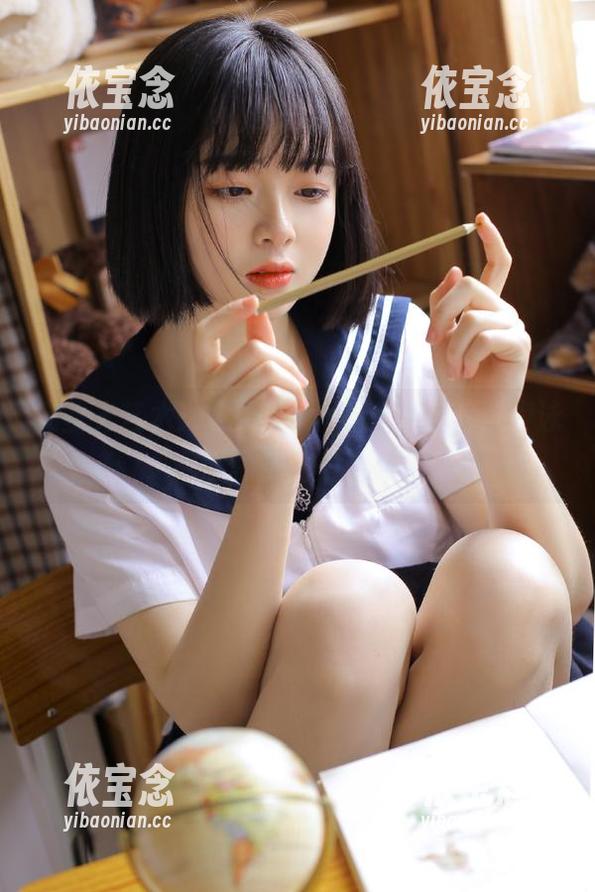 无圣光艺术：跟随Seoyool (서율)探索泳池写真之美.txt
